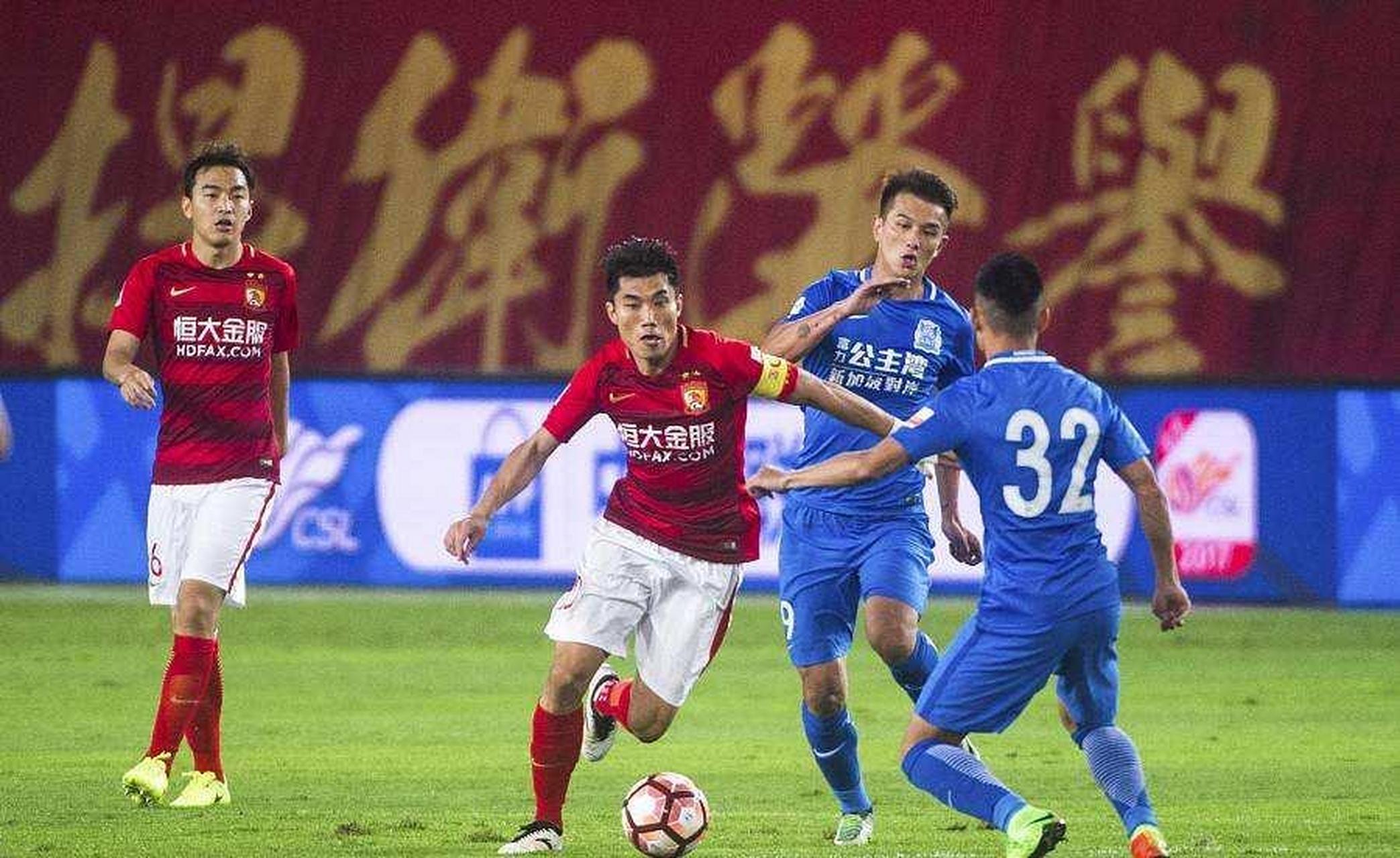 包含广州德比：恒大主场战胜富力，稳居积分榜榜首的词条