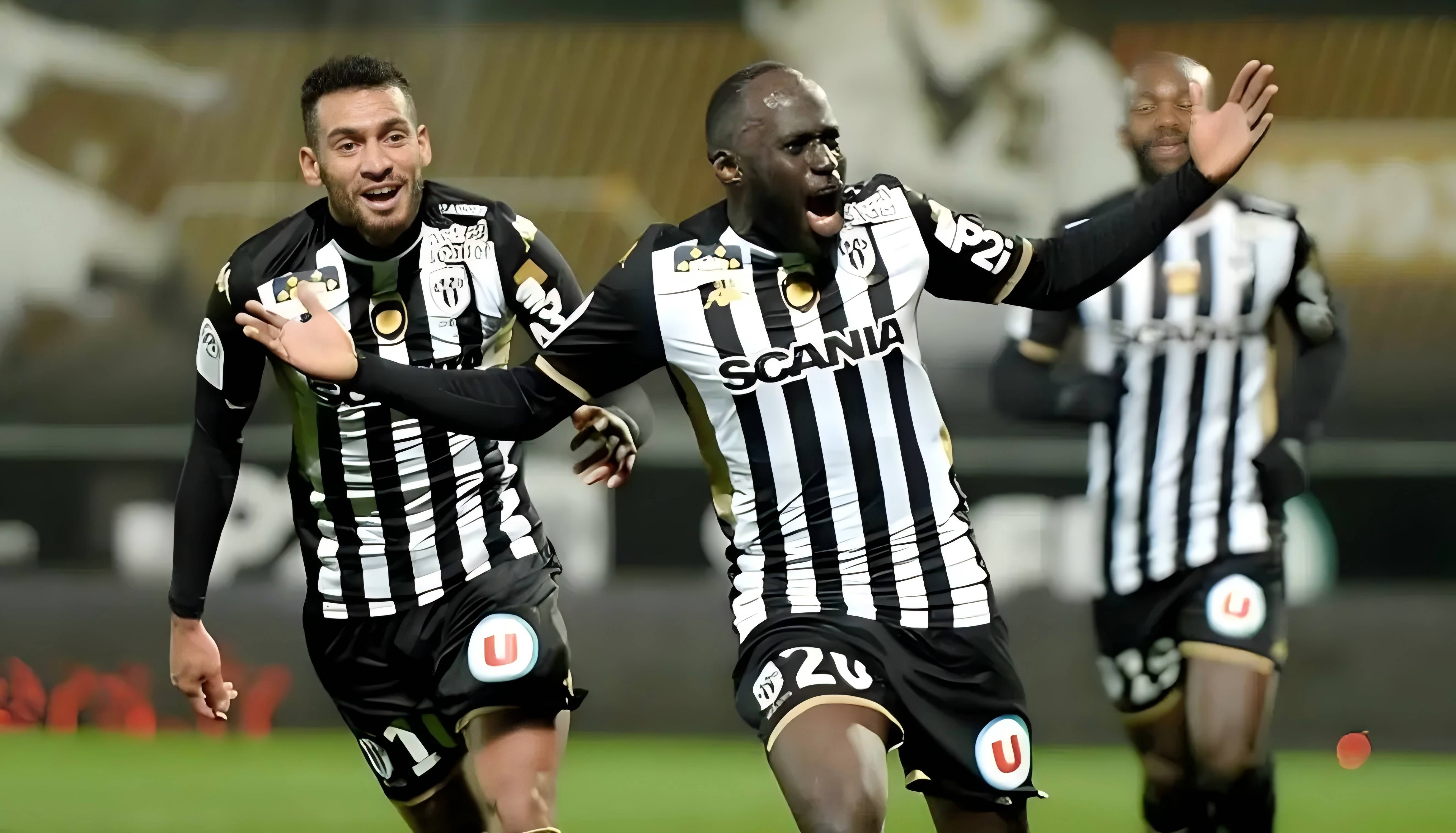 开云体育在线-巴黎圣日耳曼轻松战胜洛里昂，领跑法甲积分榜