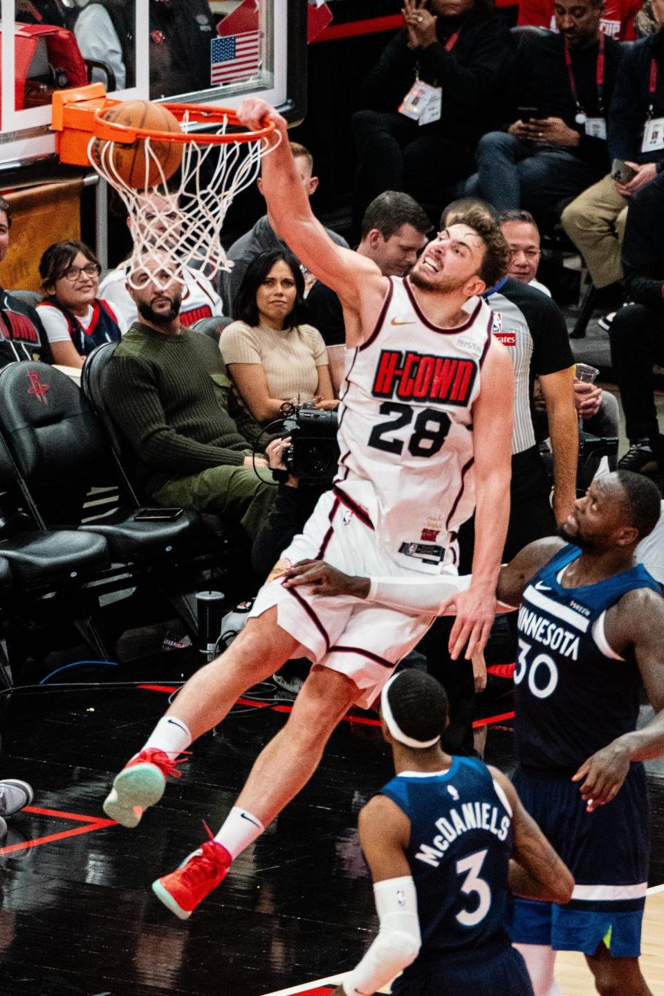 火箭客场惜败热火,主场连败 火箭客场惜败热火,主场连败