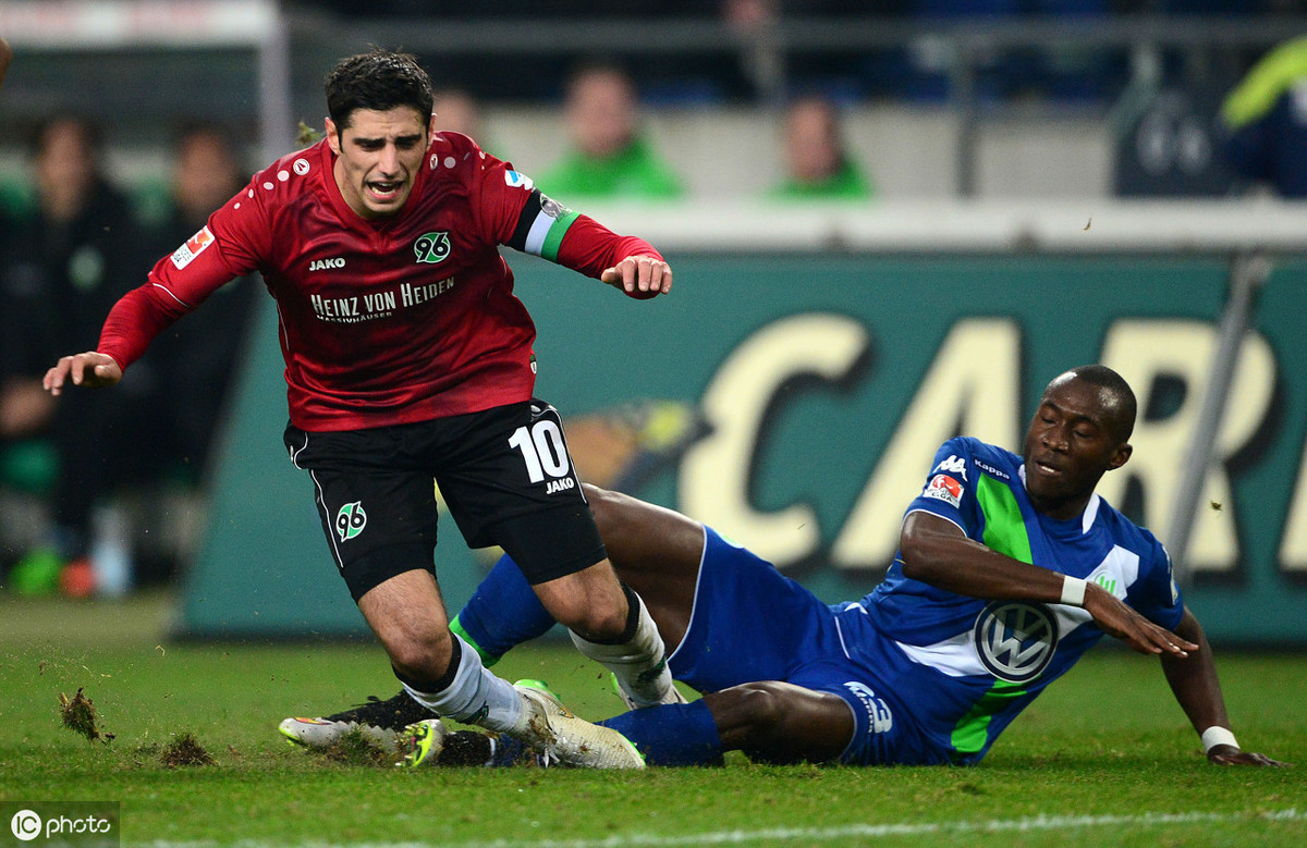 开云官方app入口-沃尔夫斯堡主场实现大胜，击败不莱梅更迎接胜利序曲