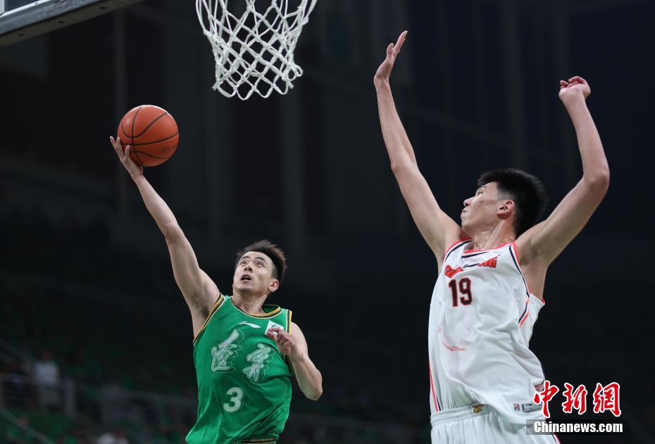 开云体育下载-CBA总决赛G4：辽宁胜广东晋级夺得队史第四个总冠军trophy