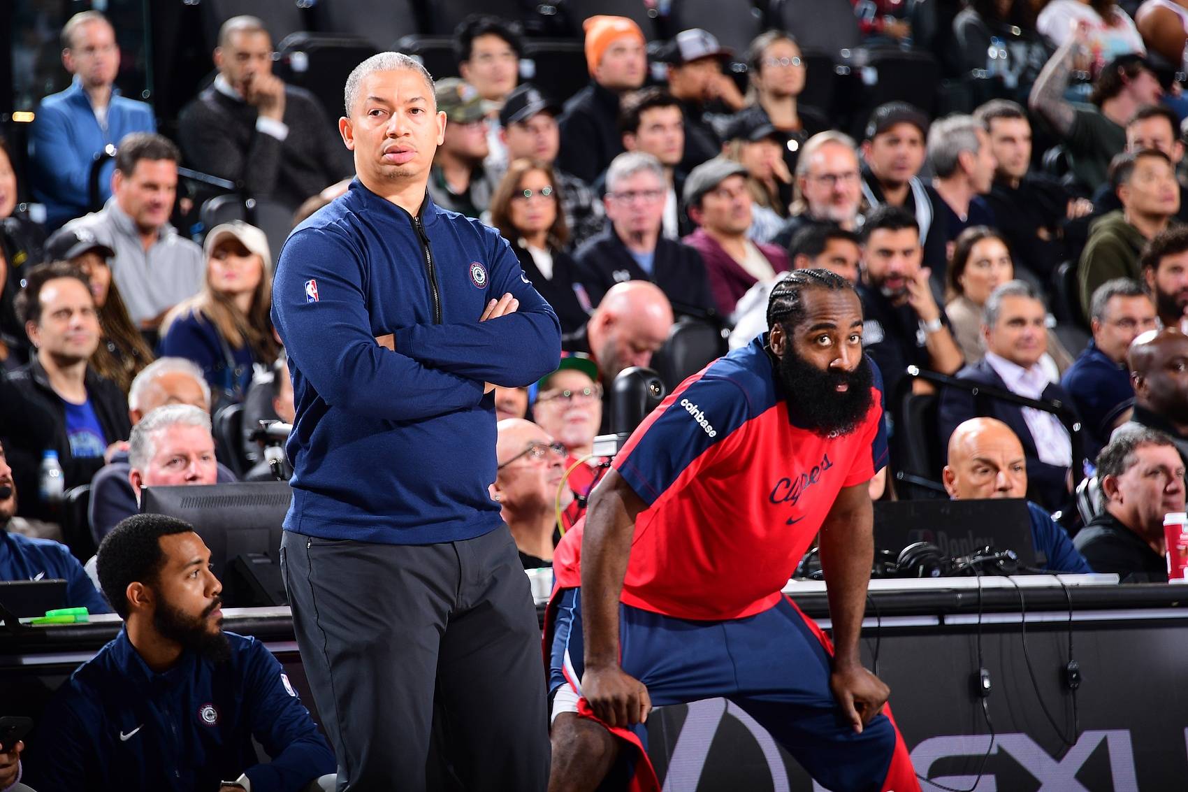 开云体育中国-勇士再胜快船，取得八连胜的简单介绍